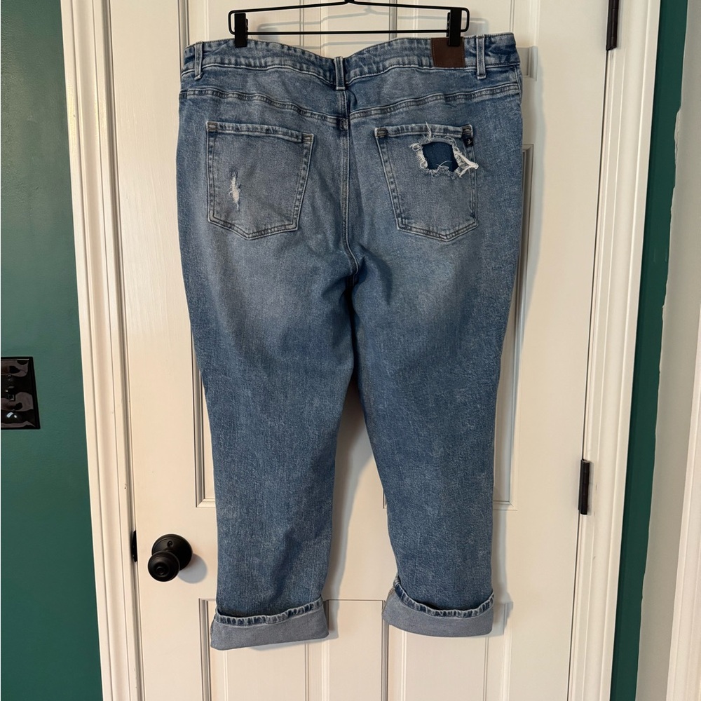 Distressed Blue Jeans - Picture 5 of 7